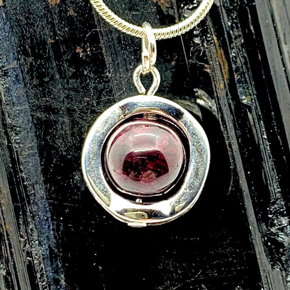 Garnet Gemstone Spinner Necklace